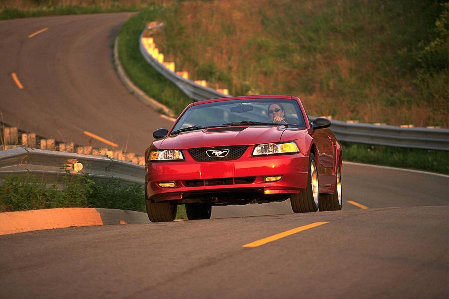  Ford Mustang GT Convertible 1999 года  (фото 21 из 74)